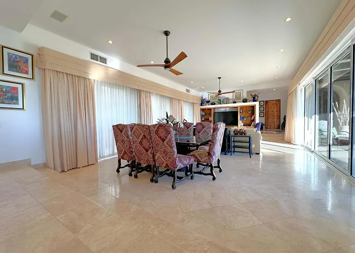 Villa Casa Struthers, Luxury Villa, Access